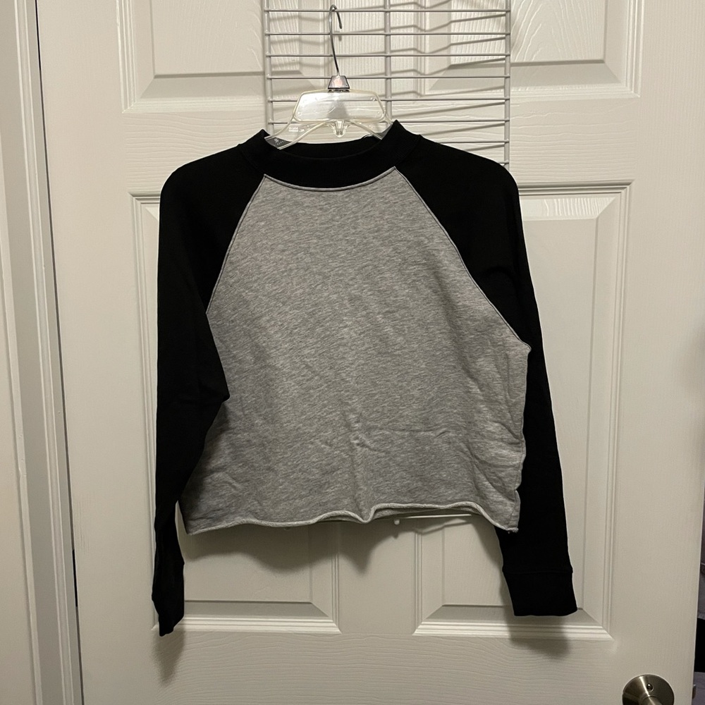 Cropped baseball crew neck sweatshirt
